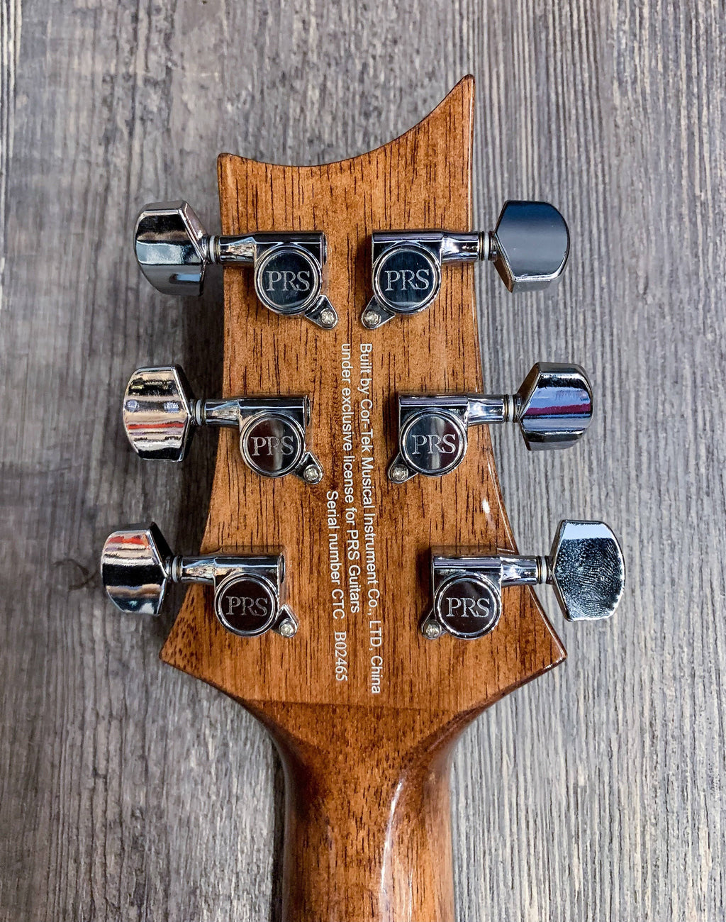 Natural Acoustic Electric Guitar V605690