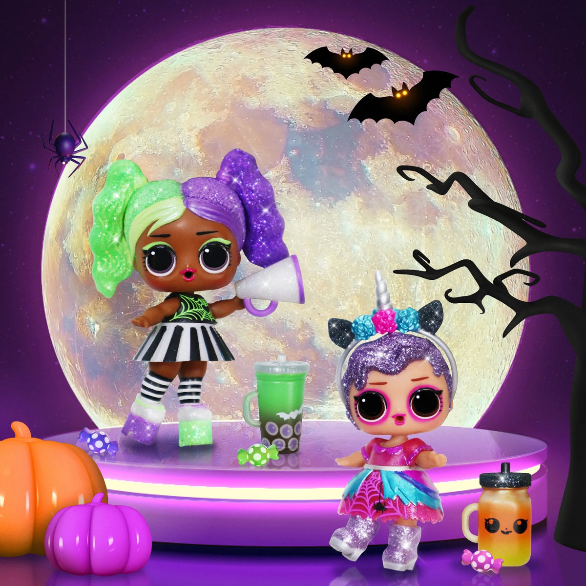 Glow-in-the-Dark Doll with 7 Surprises M990