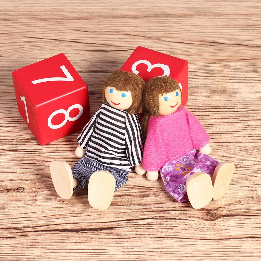Wooden Dolls Playset Set of 7 People W2160