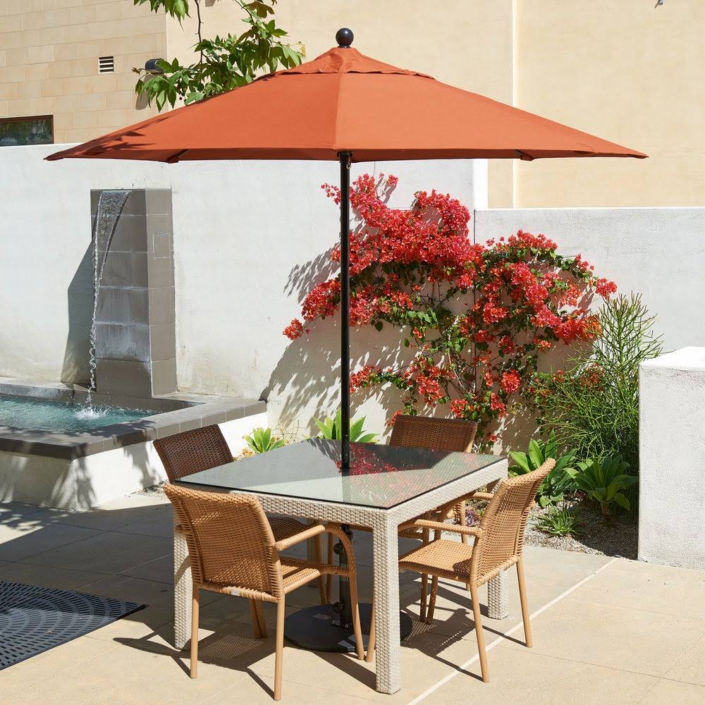 7.5 ft Fiberglass Market Umbrella N679
