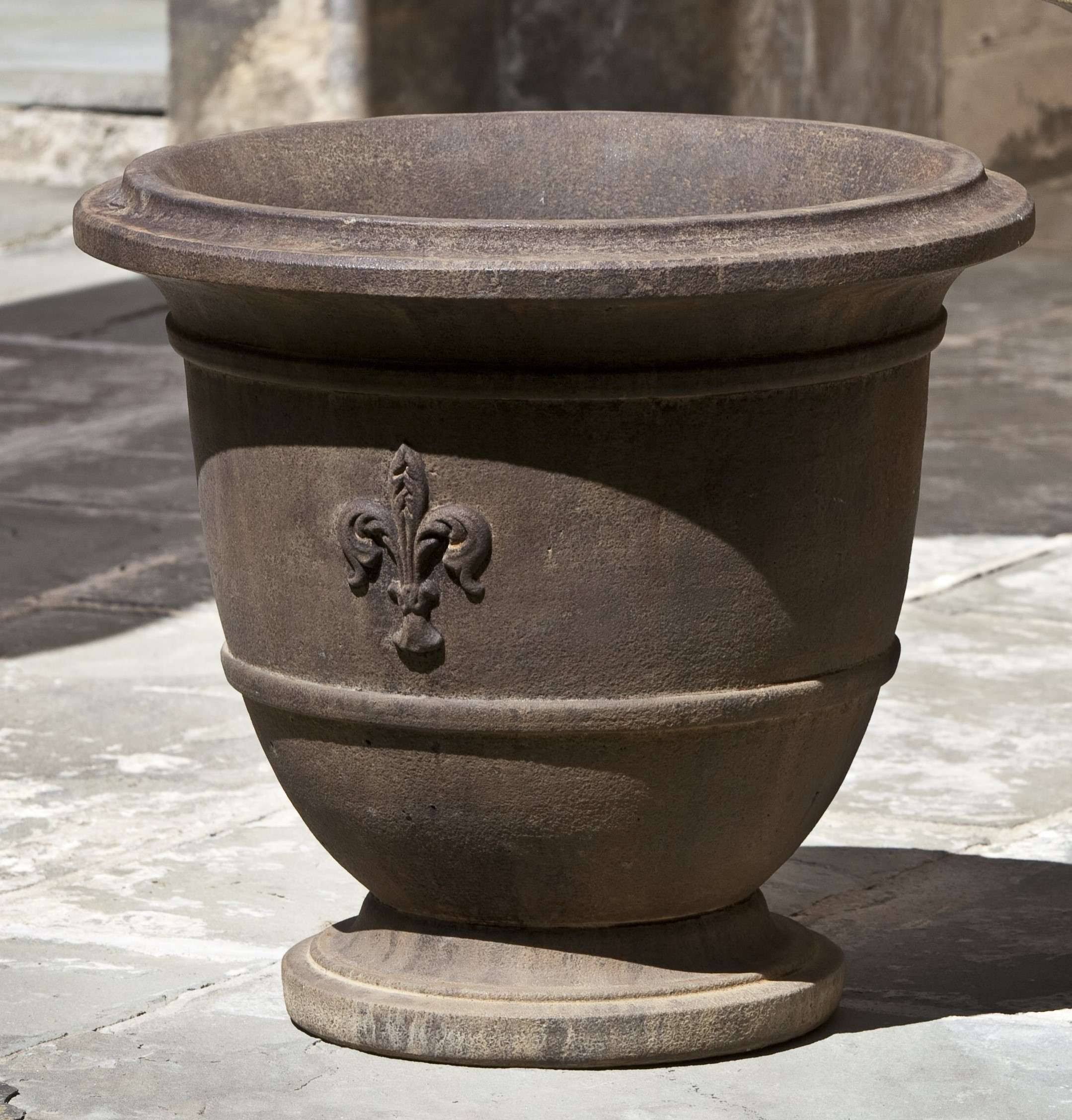 Natural Small Urn K81965