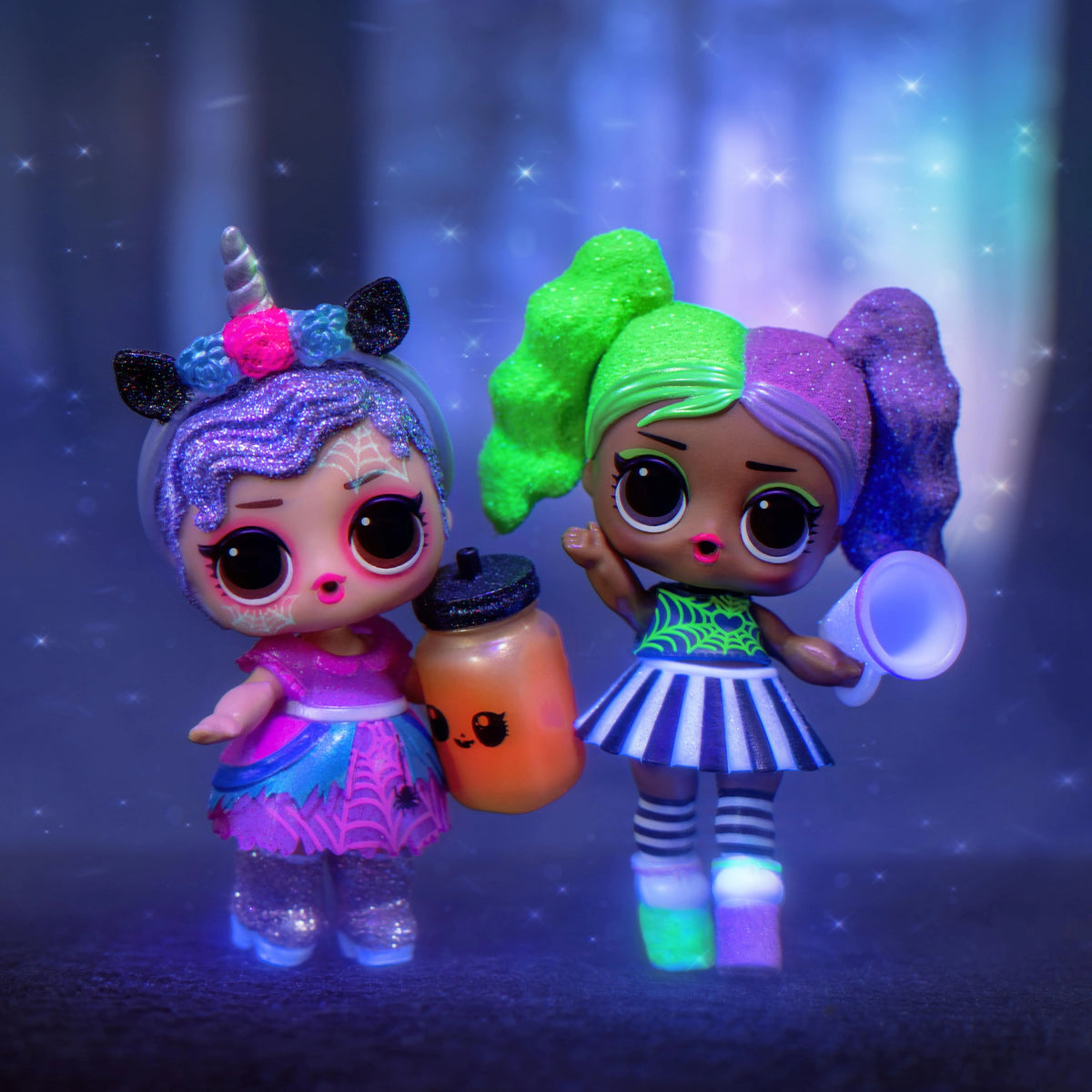 Glow-in-the-Dark Doll with 7 Surprises M990