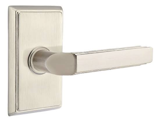 Lever with Rectangular Rose G24878