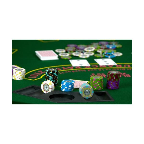 300ct Clay Gaming Chip Set in Walnut Case H178