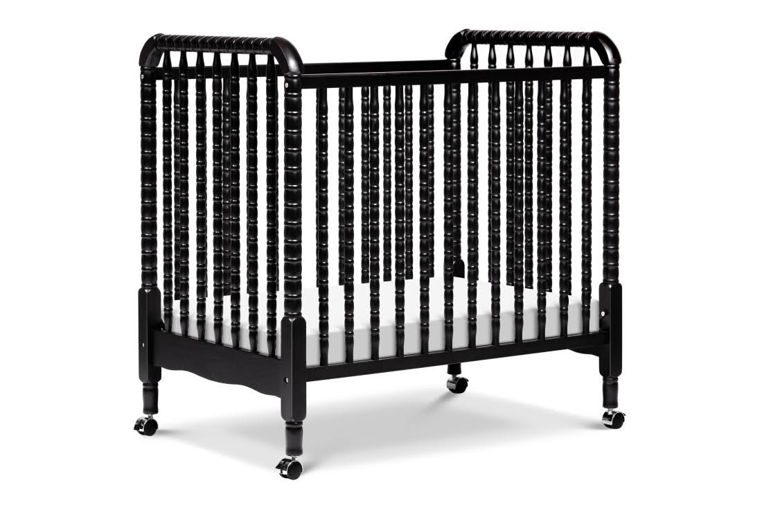 3-in-1 Convertible Mini Crib A978