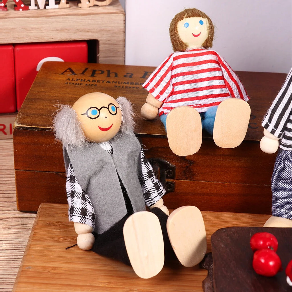 Wooden Dolls Playset Set of 7 People W2160