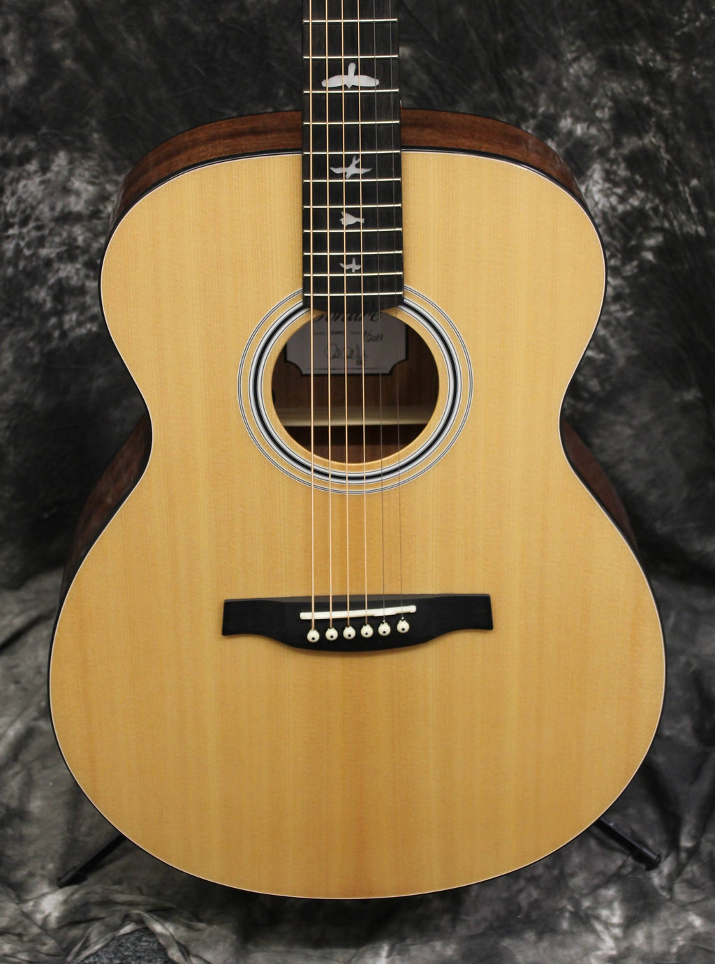 Natural Acoustic Electric Guitar V605690