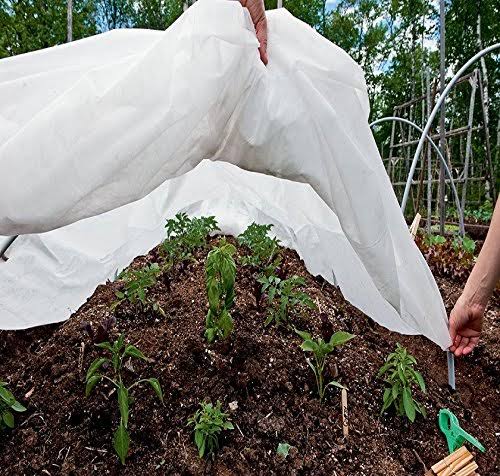 0.9oz 10x100ft Heavy Floating Row Cover and Plant Blanket F4535
